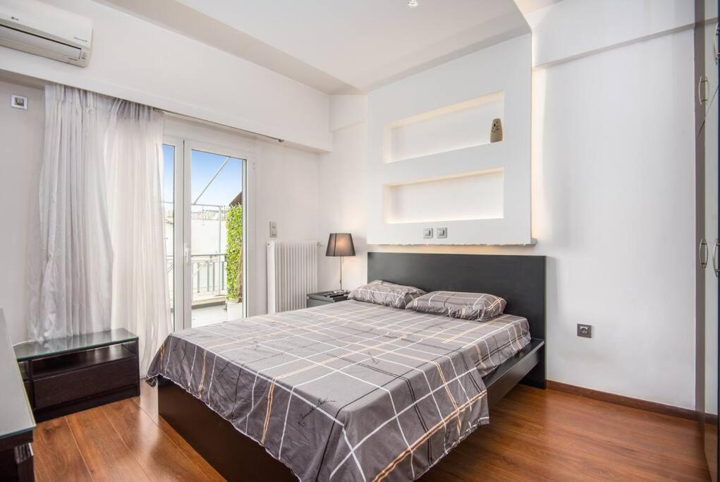 Modern Spacious Apt In アテネ エクステリア 写真