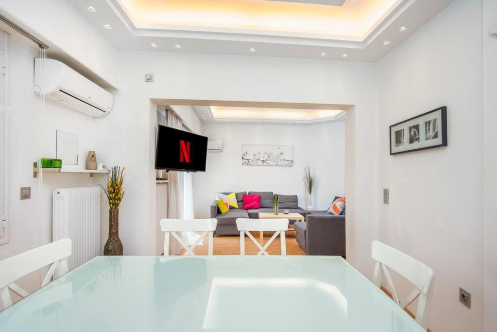 Modern Spacious Apt In アテネ エクステリア 写真